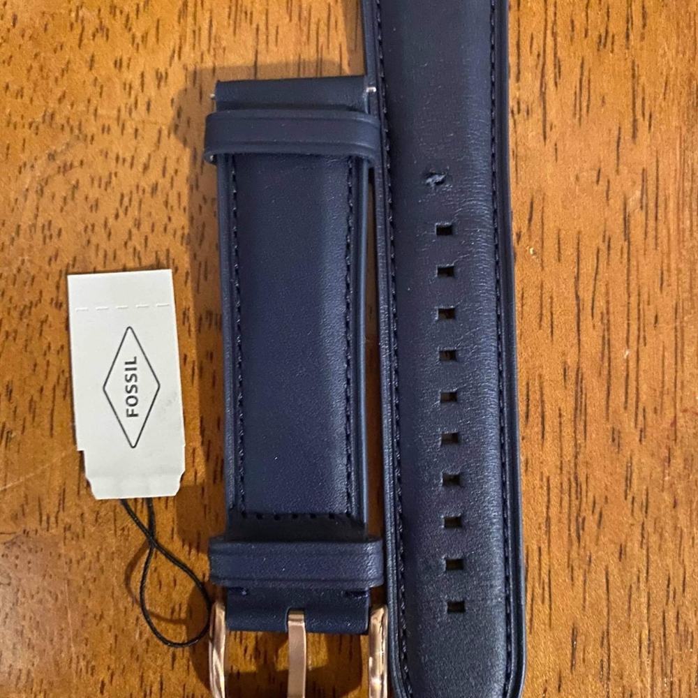Rose Gold♥️ Fossil Smart Watch 3rd Gen - Picture 9 of 12